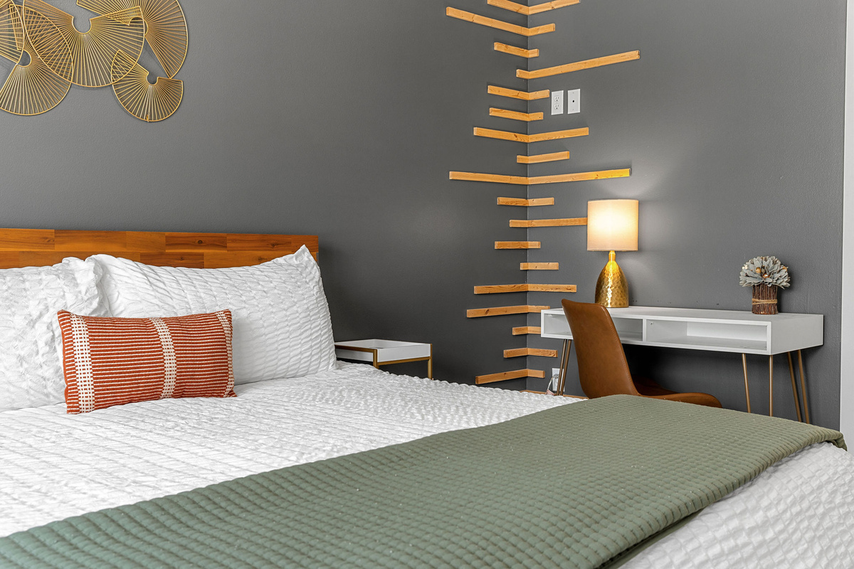 King Ensuite Dedicated Workspace