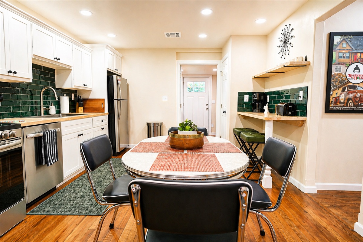 Kitchen / Dining Room
