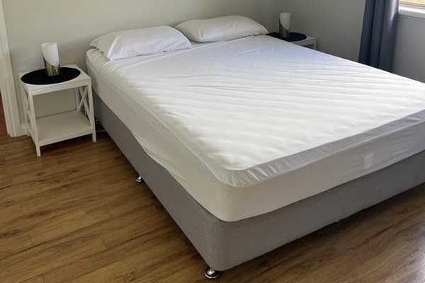 Main Bedroom  with Queen Size Bed