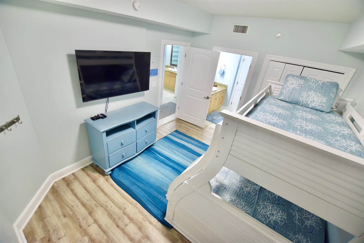 Azure #209: Bunk Room