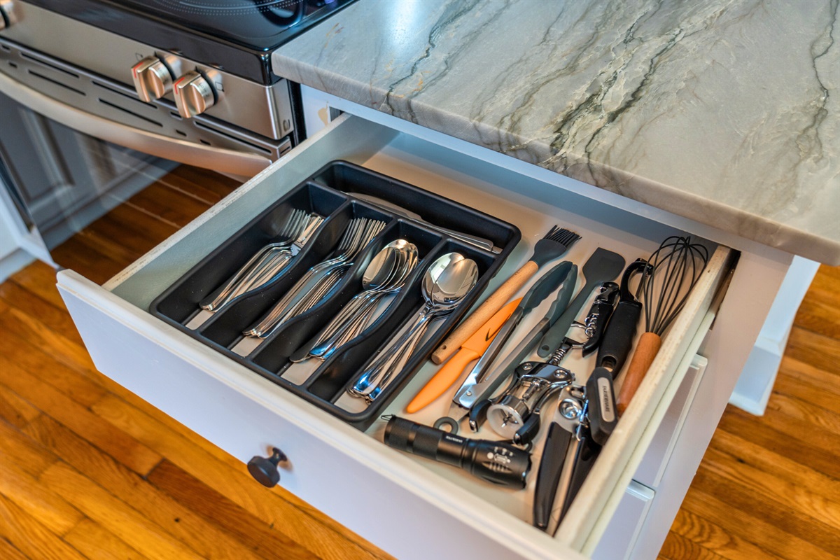 A silverware drawer that’s fully stocked with essentials ensures you’re ready to enjoy meals with ease.