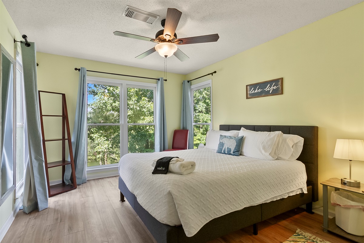 Upstairs Bedroom #3 l Queen Bed l Views of the Lake