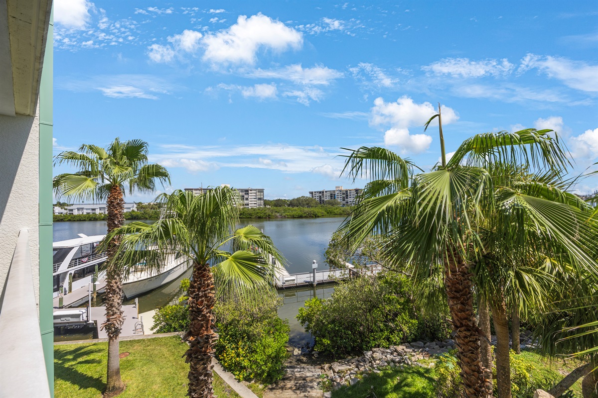 View of the Intracoastal waterway from Private Balcony!