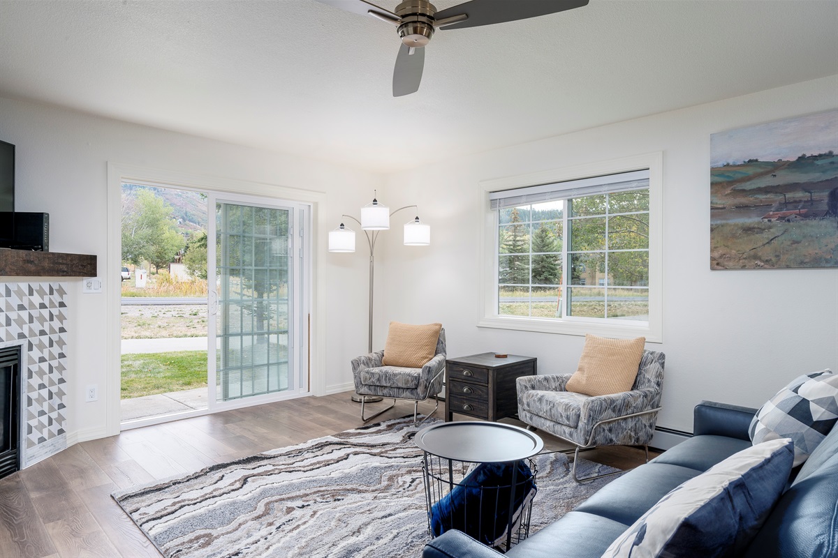 Living Room | Outdoor Access