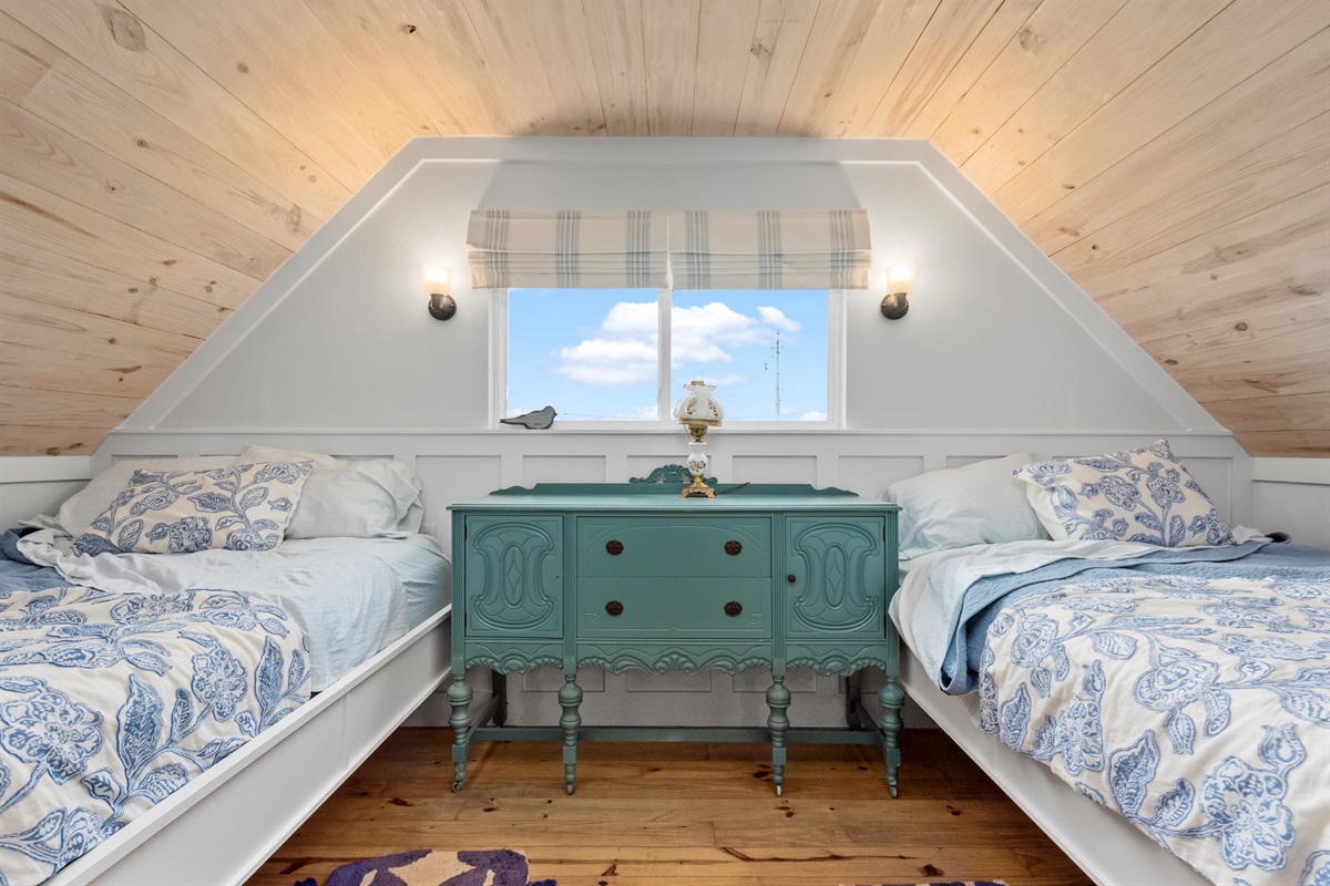 eecb194fbcfc4731aec590d98294a4b9 Large | Beachhouse | Texas | TX | Vacation Homes | Galveston | Crystal Beach | Kokomo | Breezy Days | Beachfront Elegance | Sunrise Serenity | Southern Sands Property Management, LLC