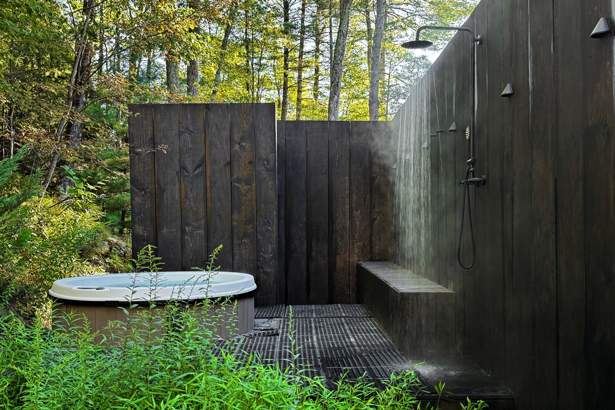 Private outdoor spa area, with hot tub (year-round) and outdoor shower (May-Oct)