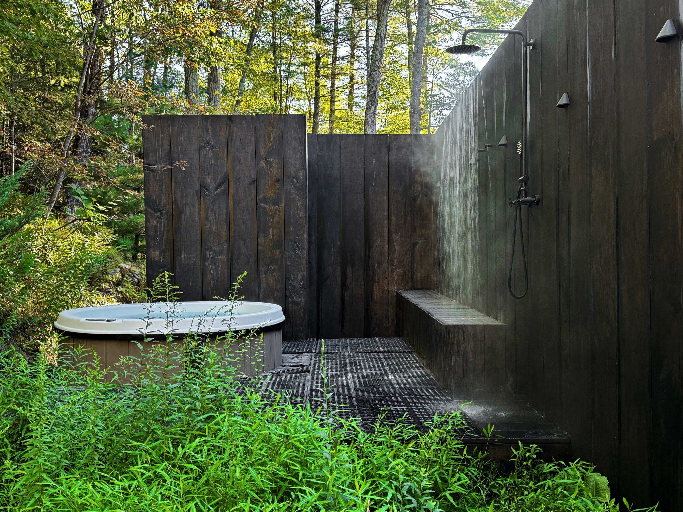 Private outdoor spa area, with hot tub (year-round) and outdoor shower (May-Oct)