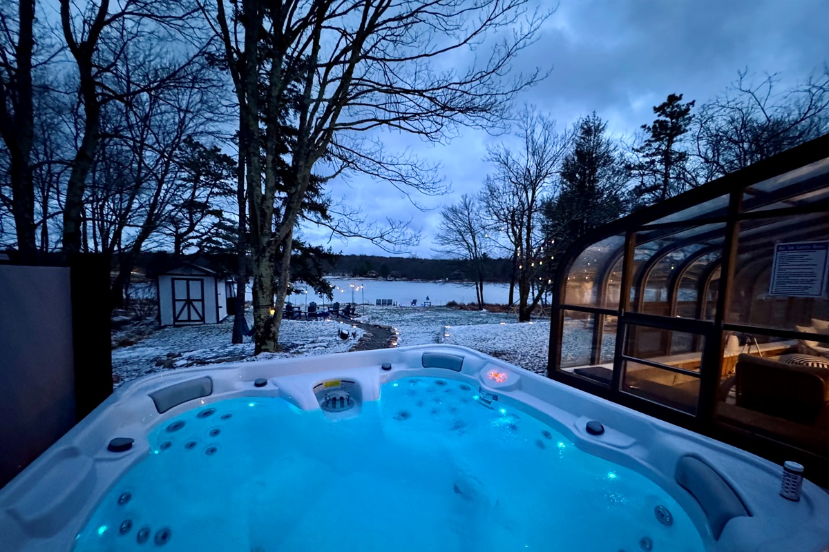 Open-air spa overlooking the lake — where indulgence meets nature.