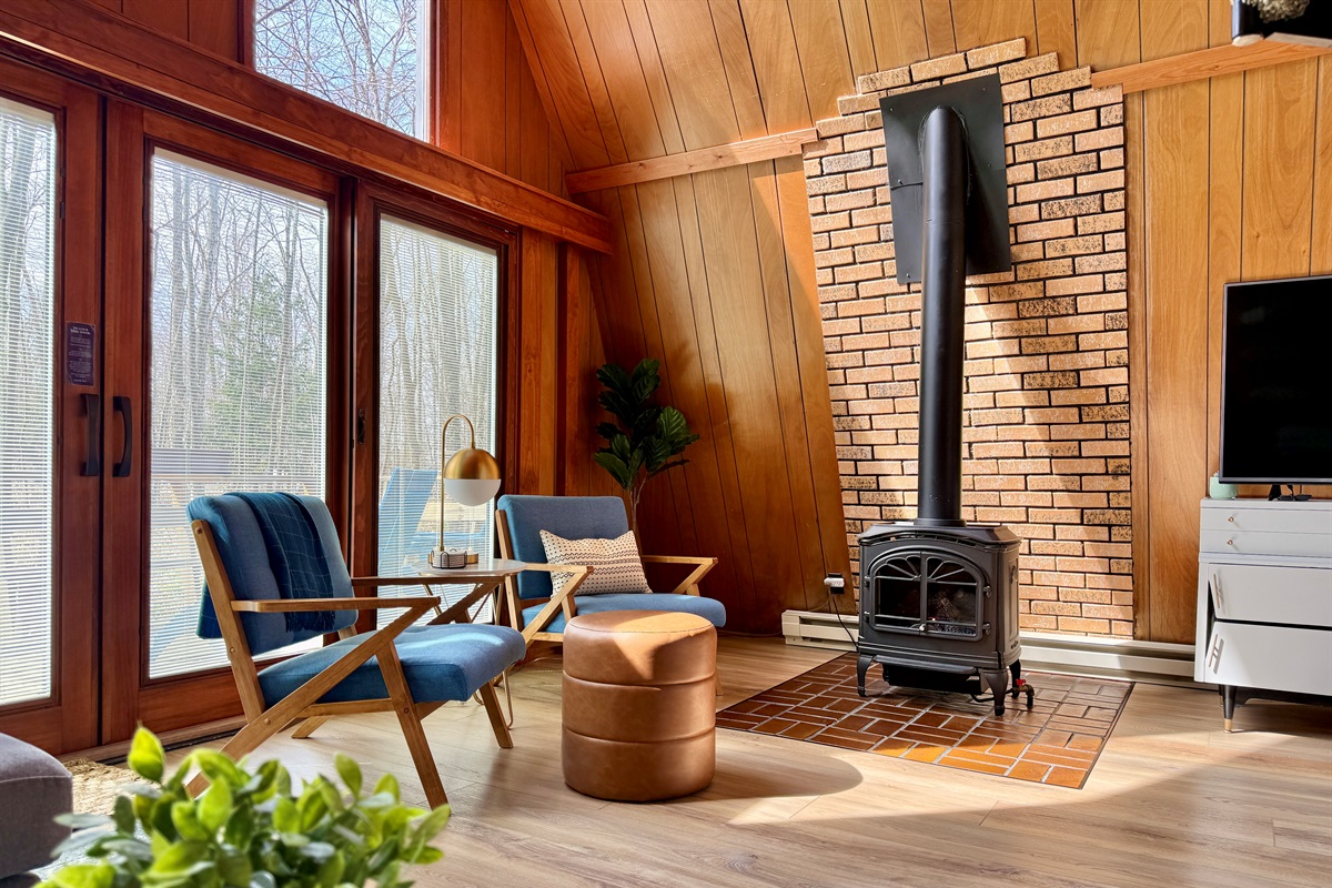 Living Room + Gas Fireplace