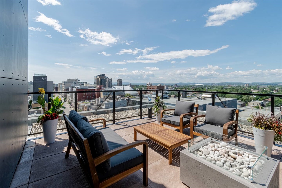 Terrasse sur le toit en période estival !