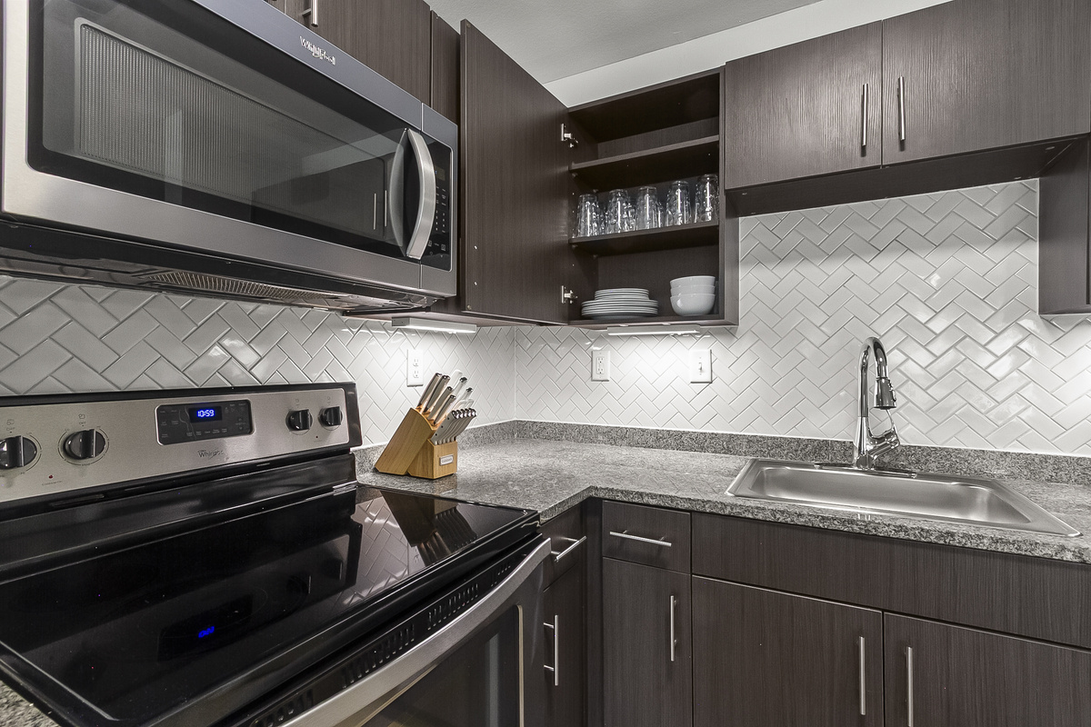 Fully Stocked Kitchen