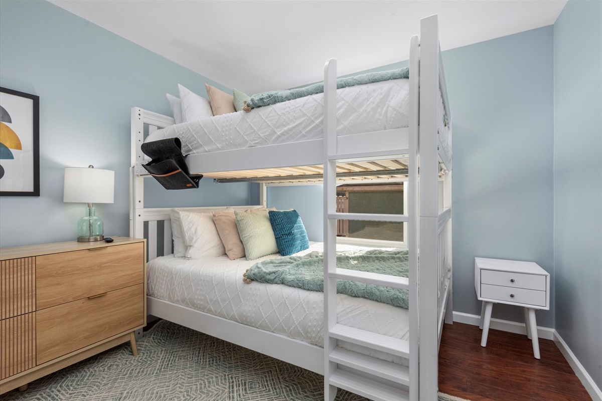 eed8e19787c04aeab65716f0689d38e0 Large | Beachhouse | Texas | TX | Vacation Homes | Galveston | Crystal Beach | Kokomo | Breezy Days | Beachfront Elegance | Sunrise Serenity | Southern Sands Property Management, LLC