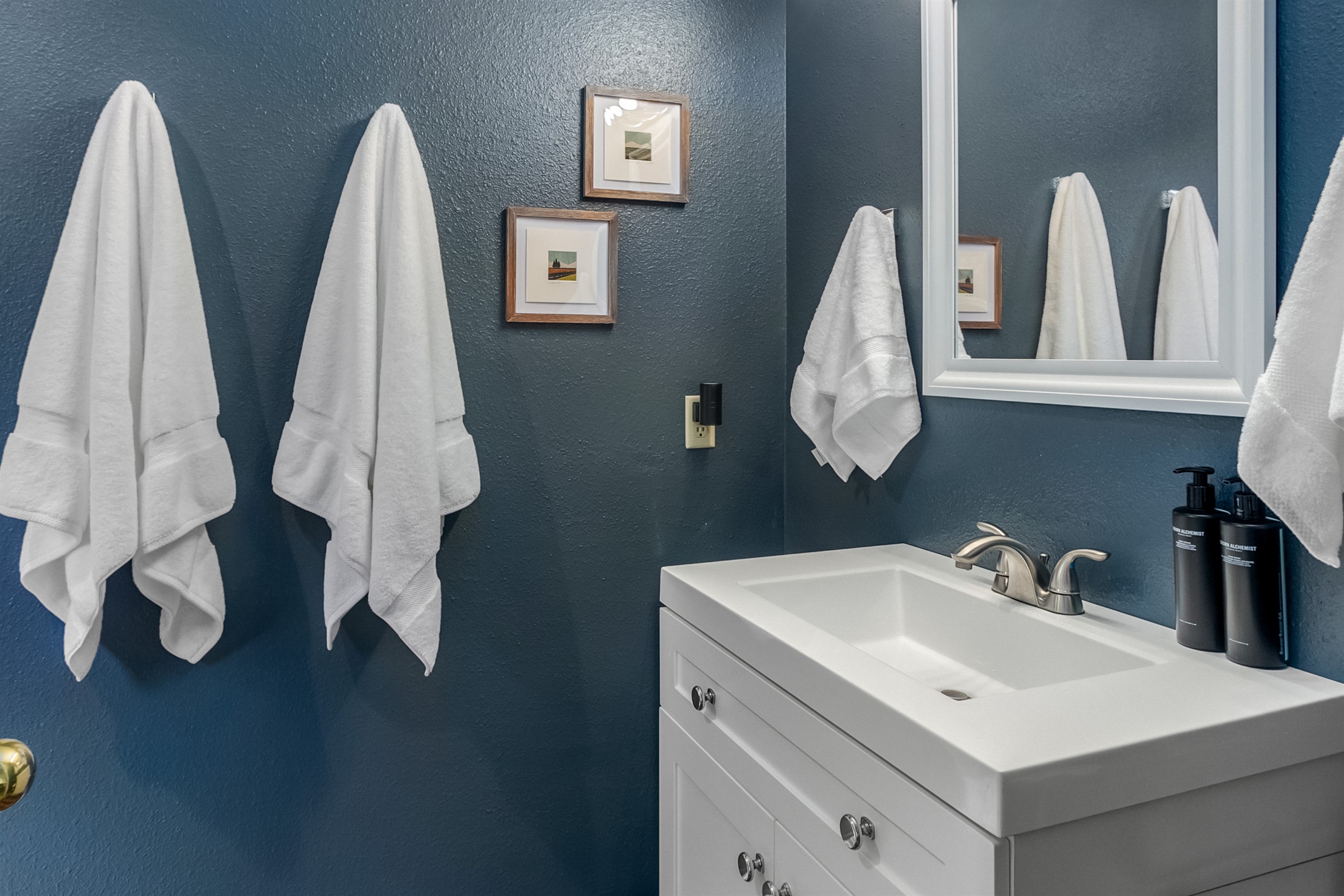 Our ensuite bathroom includes all jury towels and robes are provided for all guests.