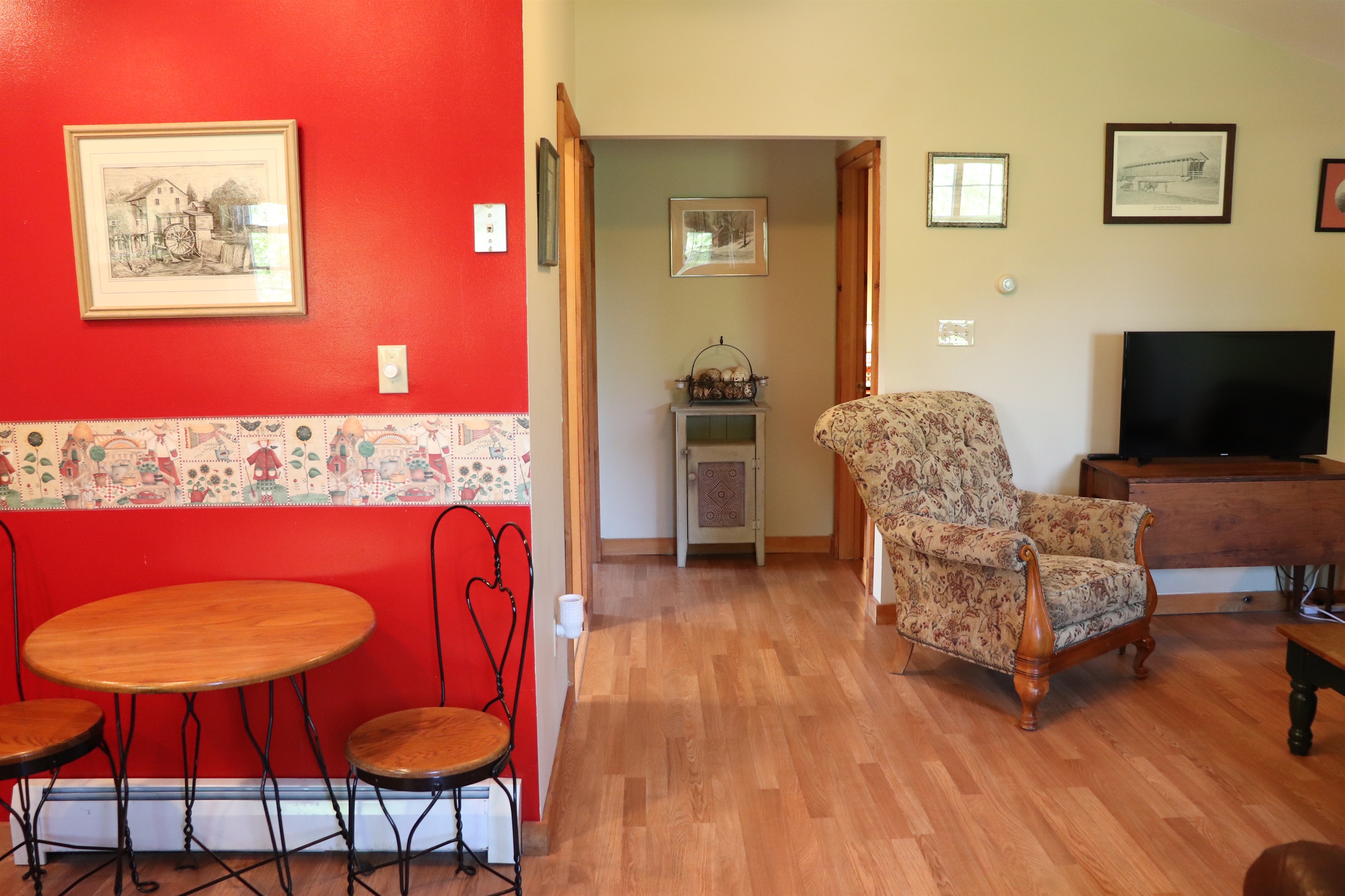 Eat in kitchen / living area