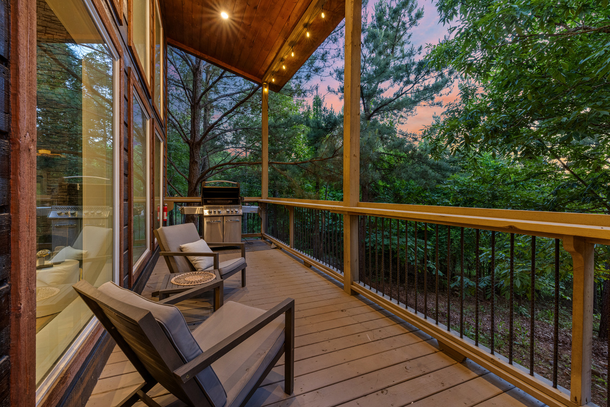 A dedicated outdoor grilling area perfect for laid-back cookouts — set up for easy meal prep, shared laughs, and enjoying freshly cooked food in the open air with family and friends. 🔥