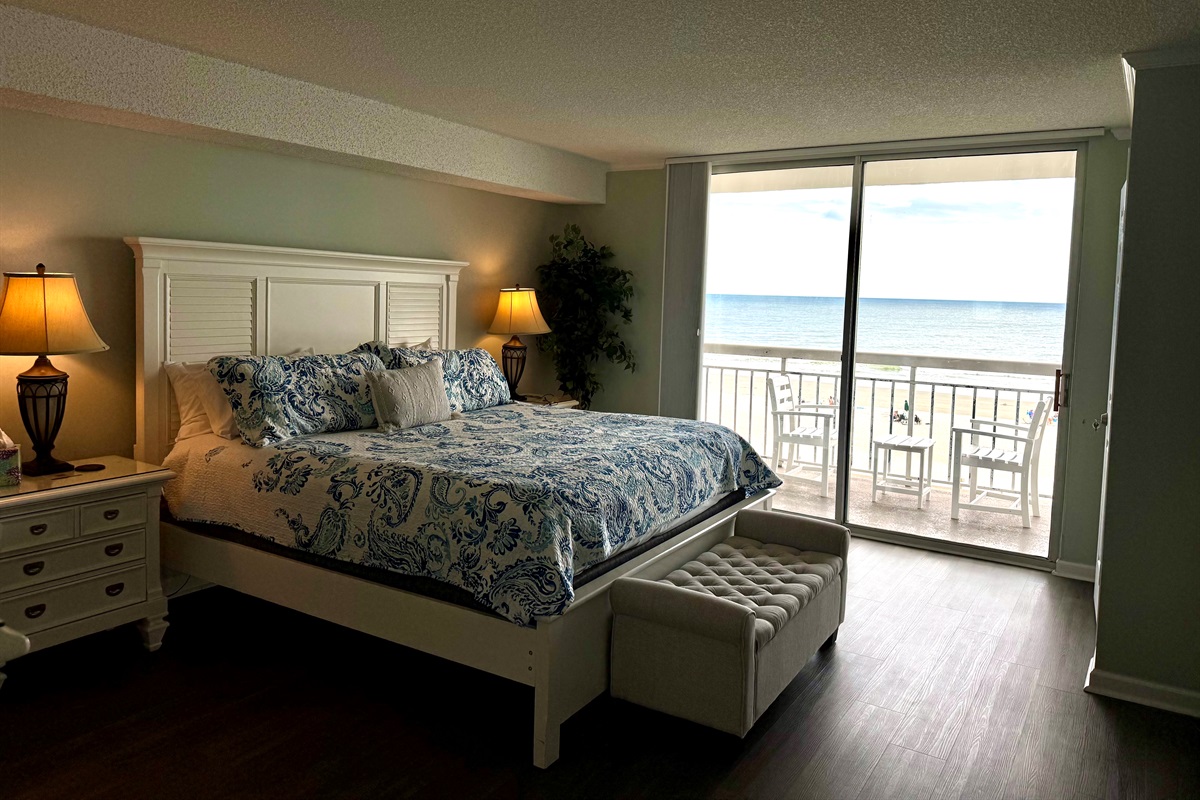 King in Main Bedroom