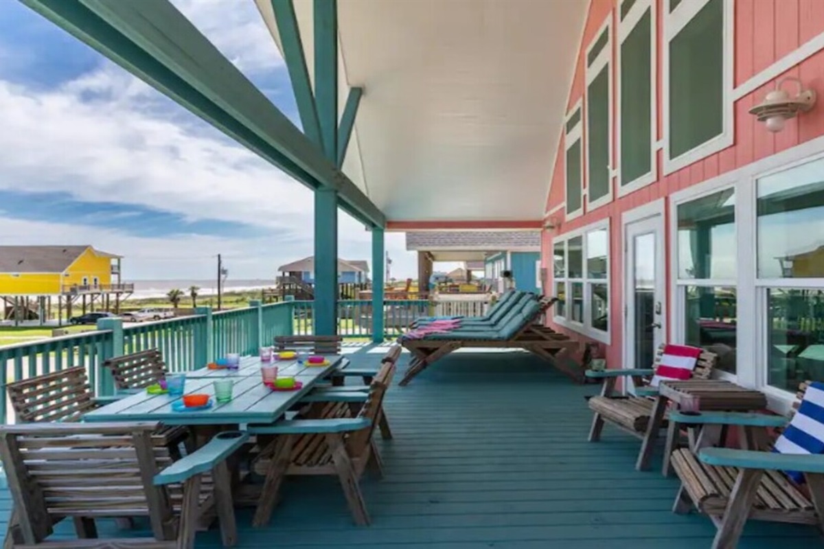 eee3888fdba04f2588a19290f3c6db10 Large | Beachhouse | Texas | TX | Vacation Homes | Galveston | Crystal Beach | Kokomo | Breezy Days | Beachfront Elegance | Sunrise Serenity | Southern Sands Property Management, LLC