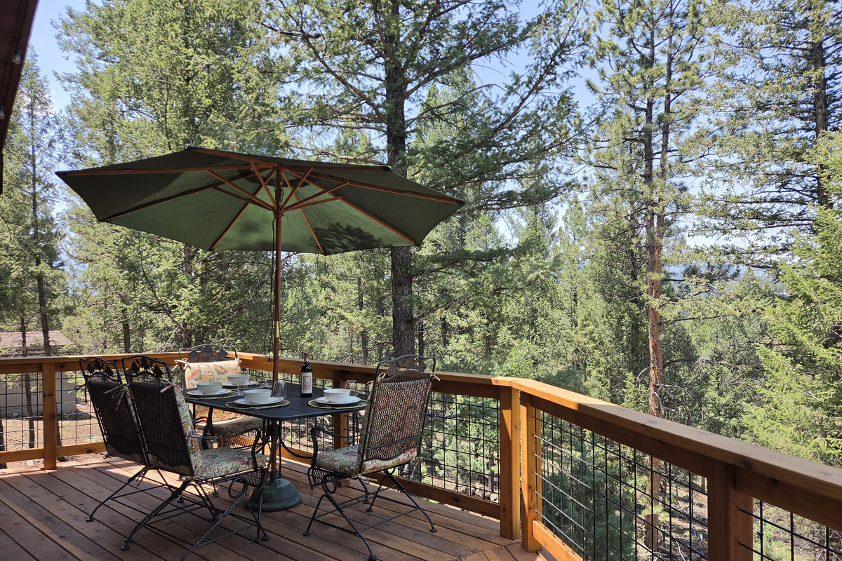 Outdoor dining in the middle of the woods