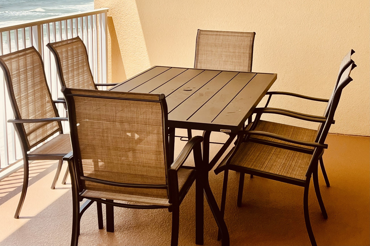 Dining alfresco
