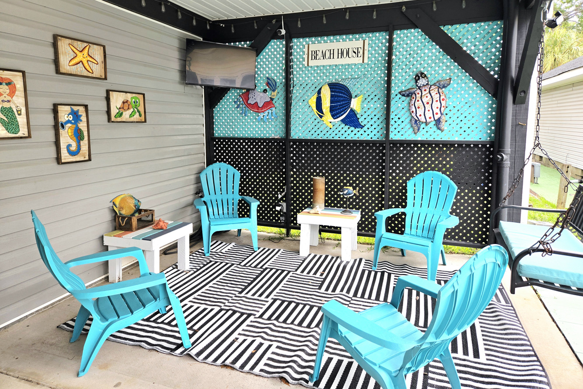 Outdoor TV Lounge Area