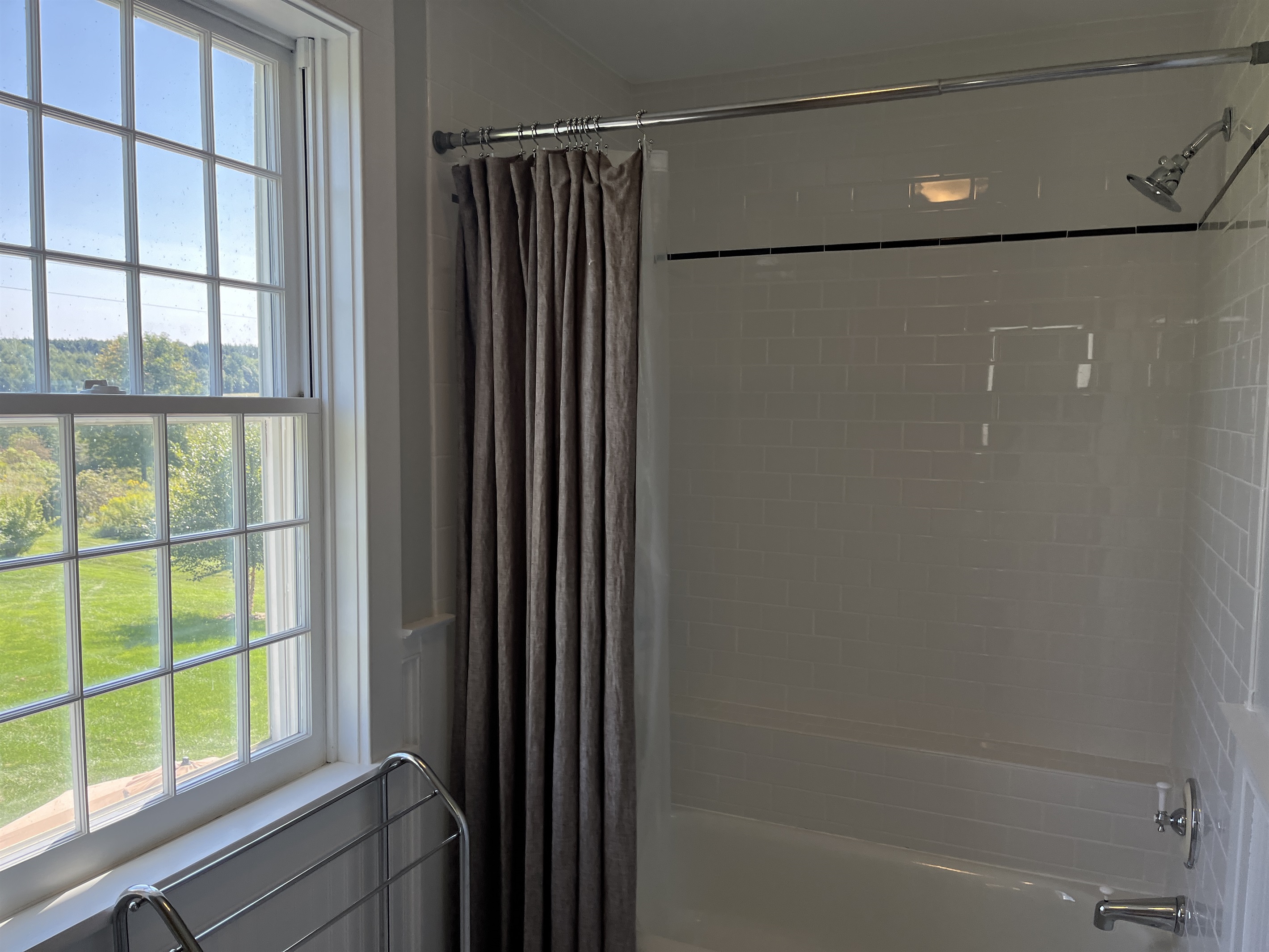 Even a good view from the 2nd floor bath