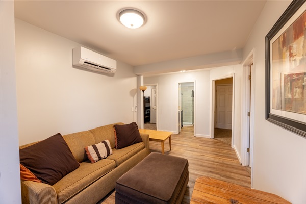 1st Floor Lounge Area