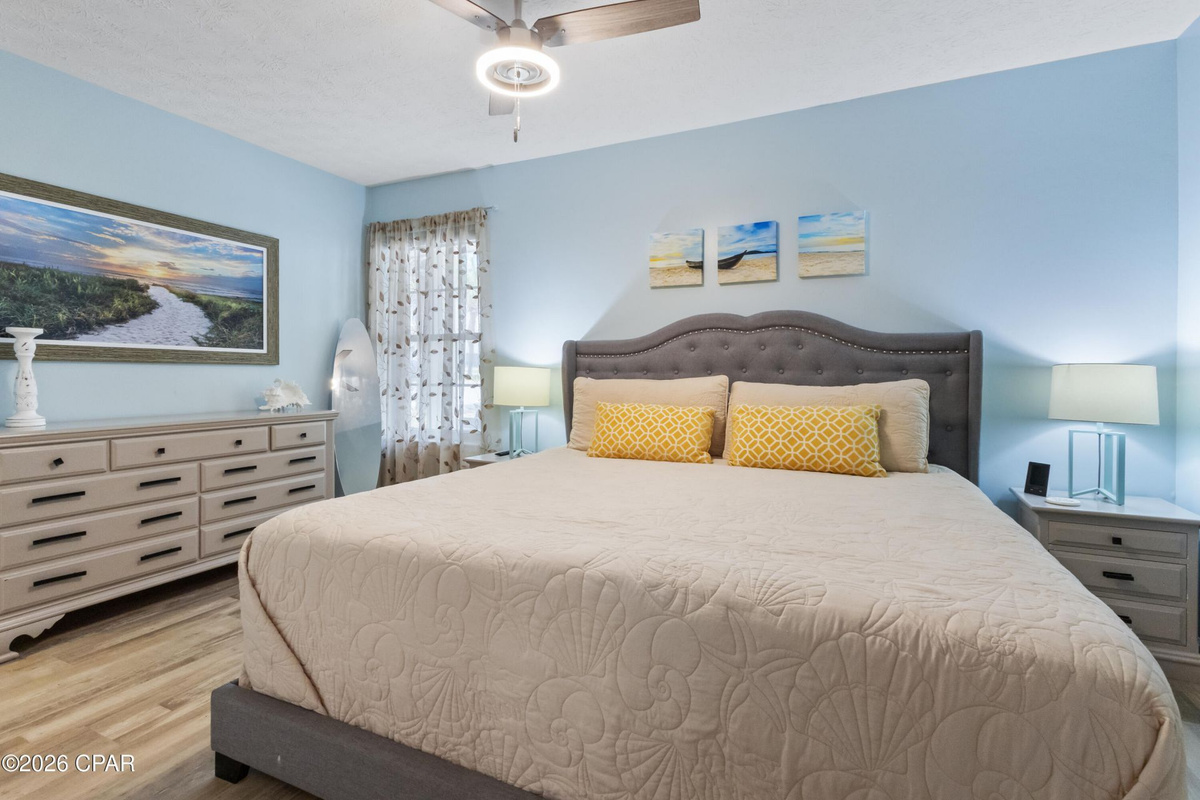 Brand new 2025 King mattress and en-suite bathroom — your peaceful sleep sanctuary.