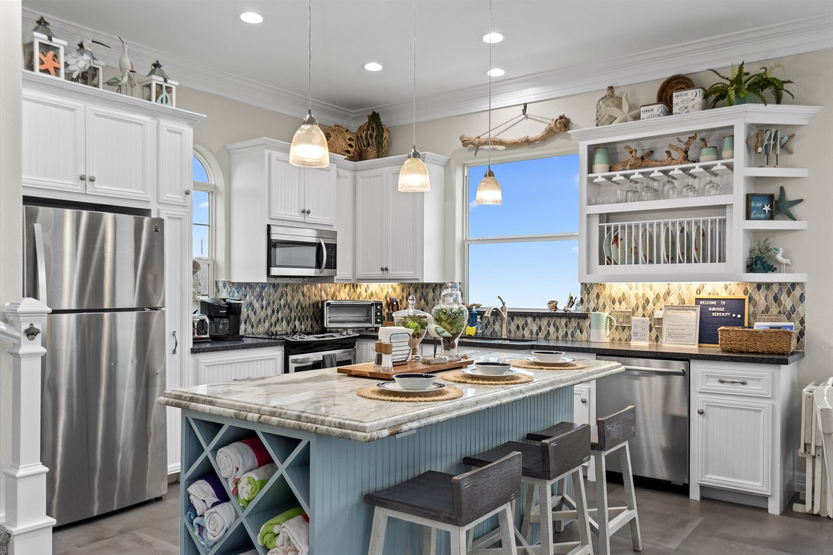 eef4b064f8ae4a57b862017cd5f9859b Large | Beachhouse | Texas | TX | Vacation Homes | Galveston | Crystal Beach | Kokomo | Breezy Days | Beachfront Elegance | Sunrise Serenity | Southern Sands Property Management, LLC