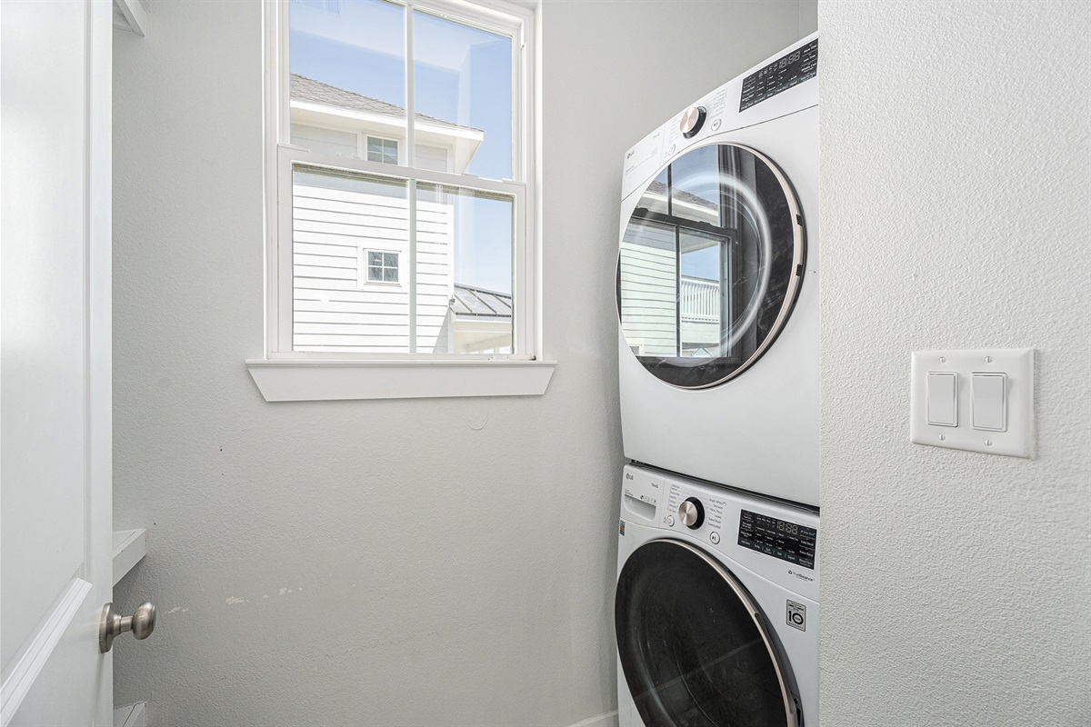 eefa7a0d55e4456991646bbb598b7dad Large | Beachhouse | Texas | TX | Vacation Homes | Galveston | Crystal Beach | Kokomo | Breezy Days | Beachfront Elegance | Sunrise Serenity | Southern Sands Property Management, LLC