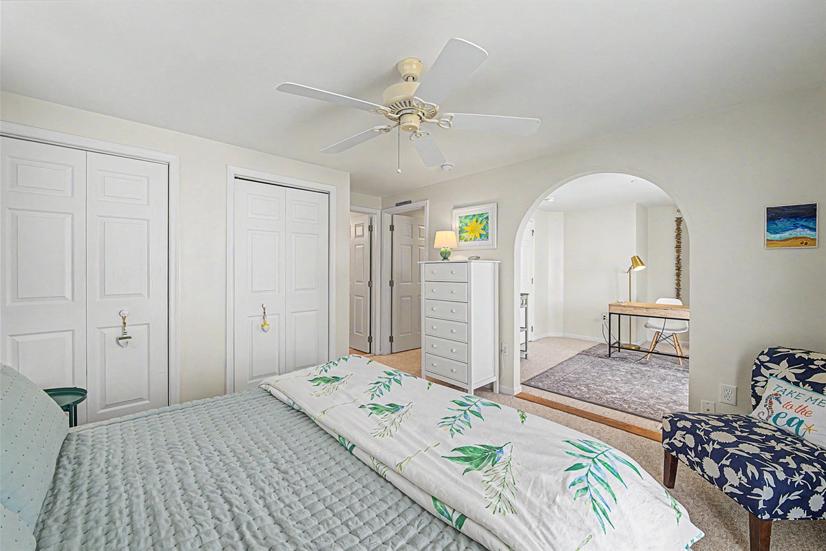 Adjoining 5th bedroom, for office use or nursery
