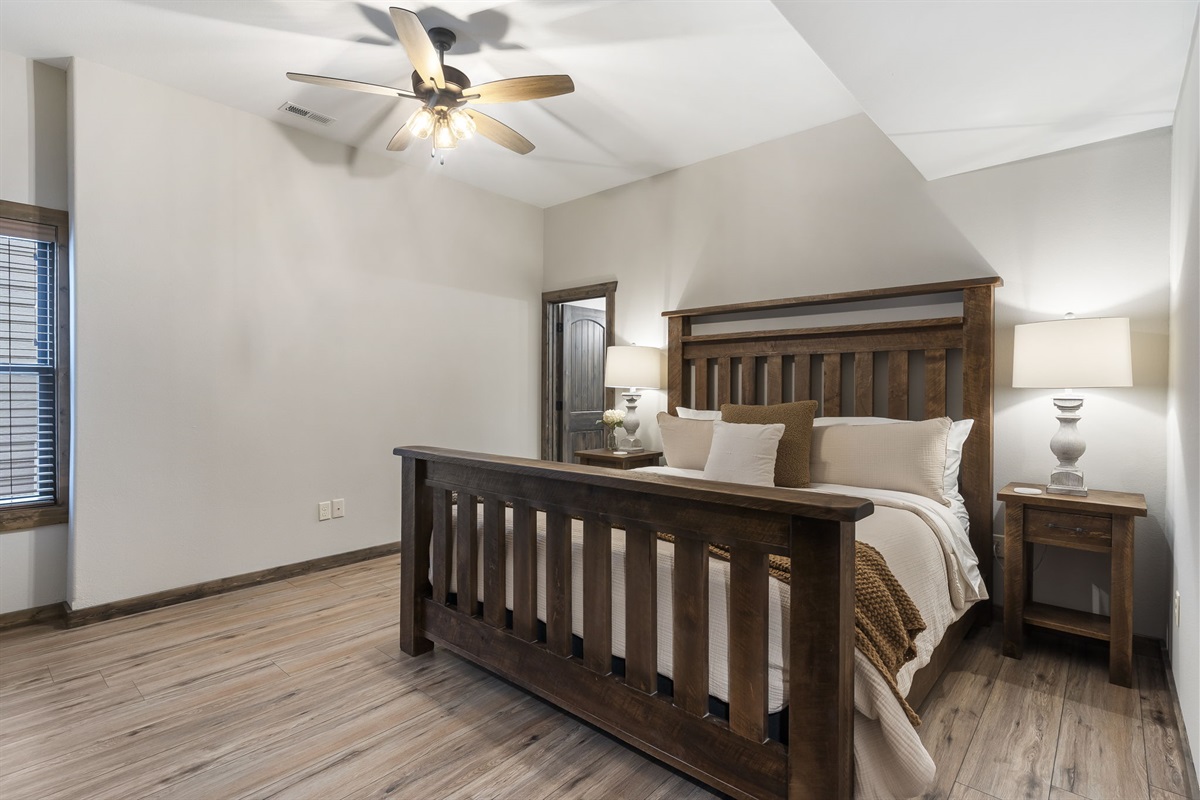 Lower level King #4 with ensuite bathroom