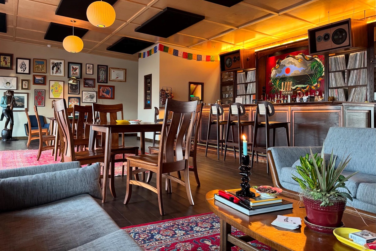 The Trestle Jazz Bar - 2 minute walk 