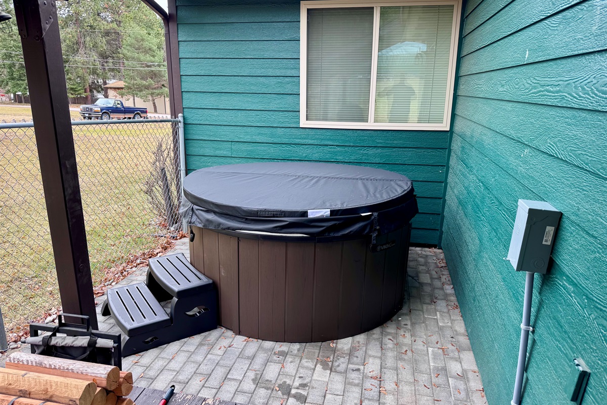 New Hot tub! Available January 20th!