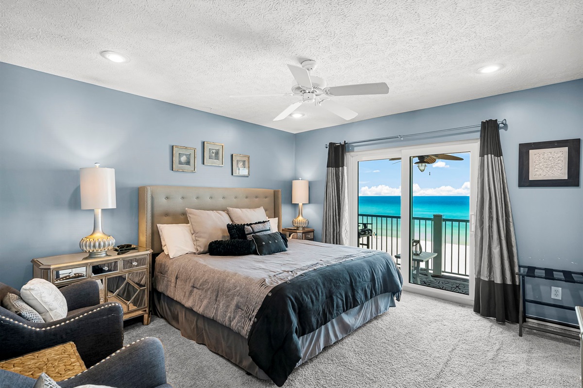 Another beachfront master up top: king bed, private balcony & Jacuzzi tub with panoramic Gulf-views. Luxury at every turn