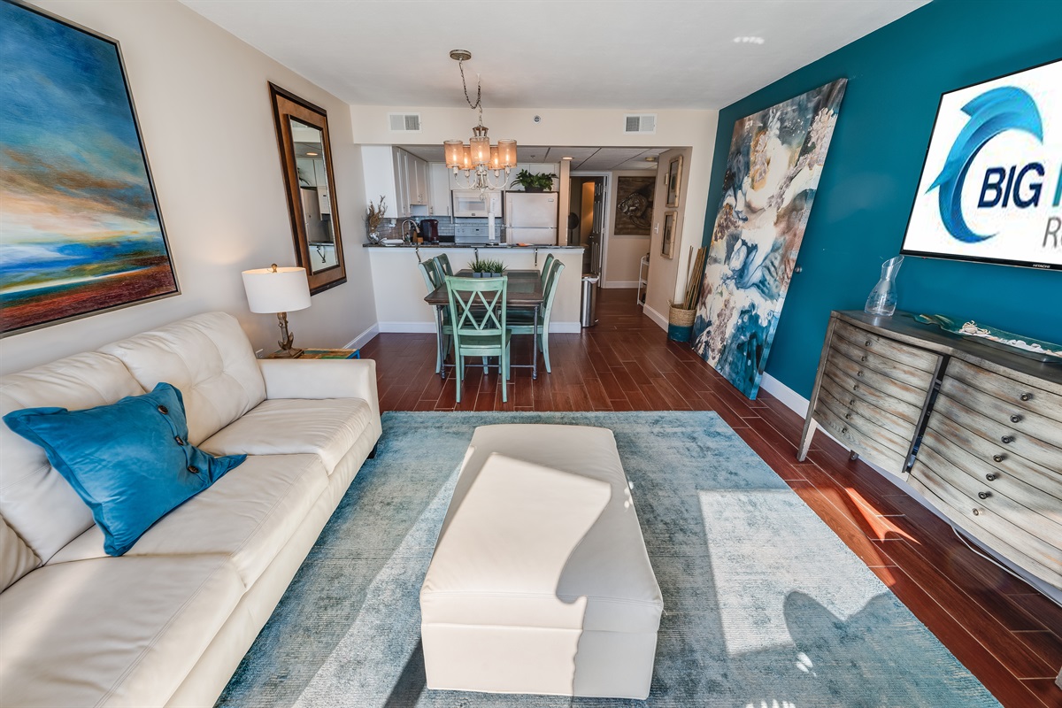 Amazing Living Room with Stunning Views🌊☀️