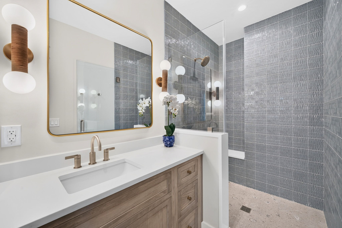 Bathroom 3: King Ensuite | Tahanan Palms | 3 38th Ave | IOP Escapes