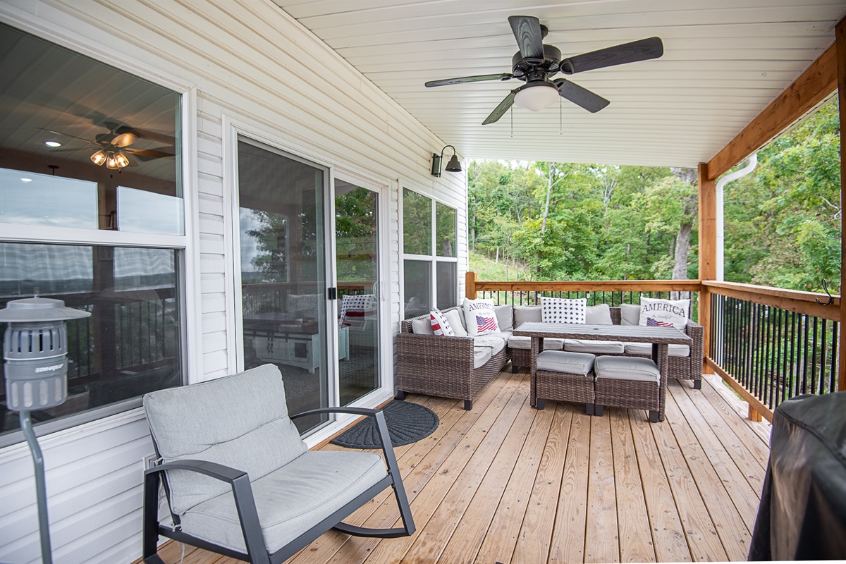 Upper Deck with Grill