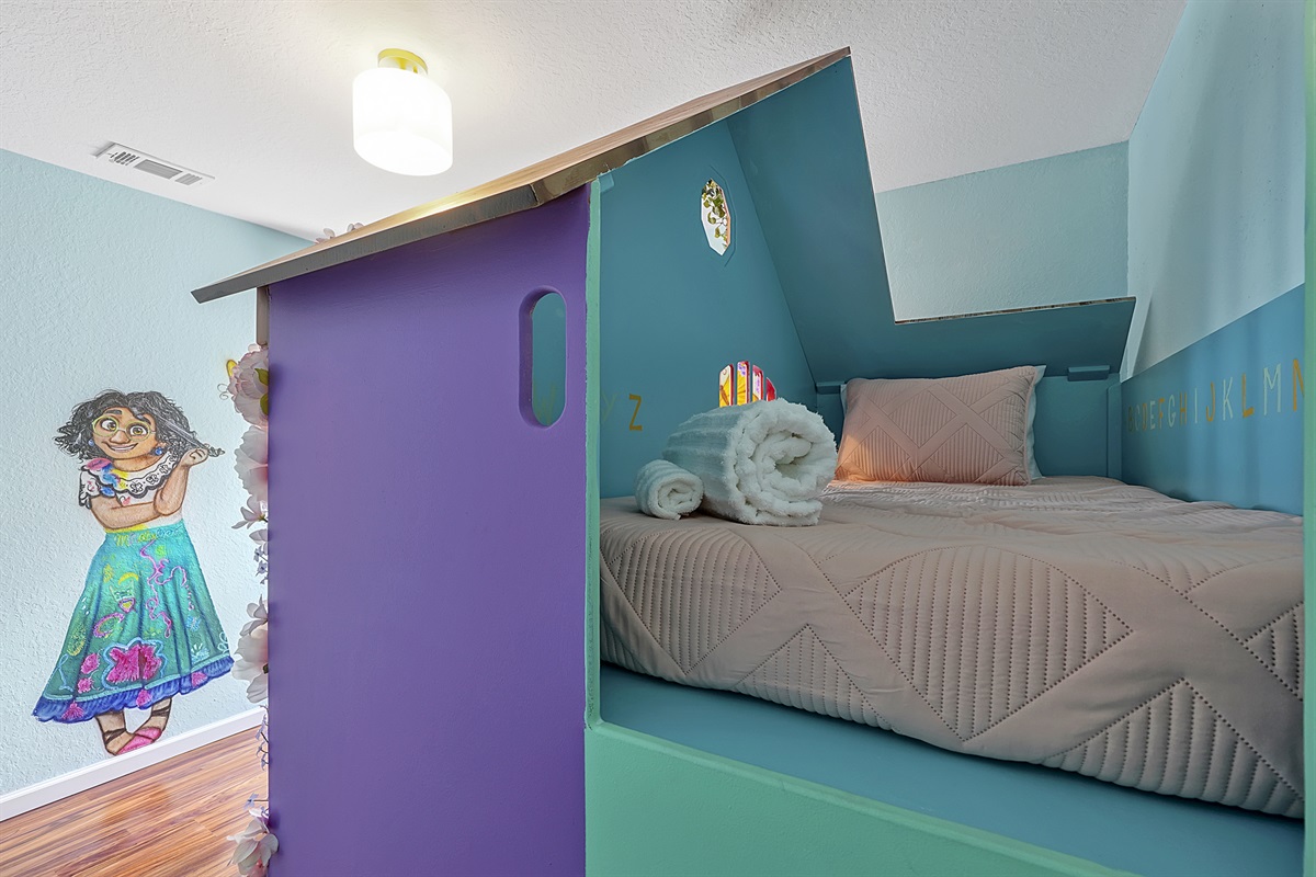 Spend a peaceful night&rsquo;s sleep or a day of play in Mirabel&rsquo;s room, complete with alphabet lined walls and colorful, soft bedding.