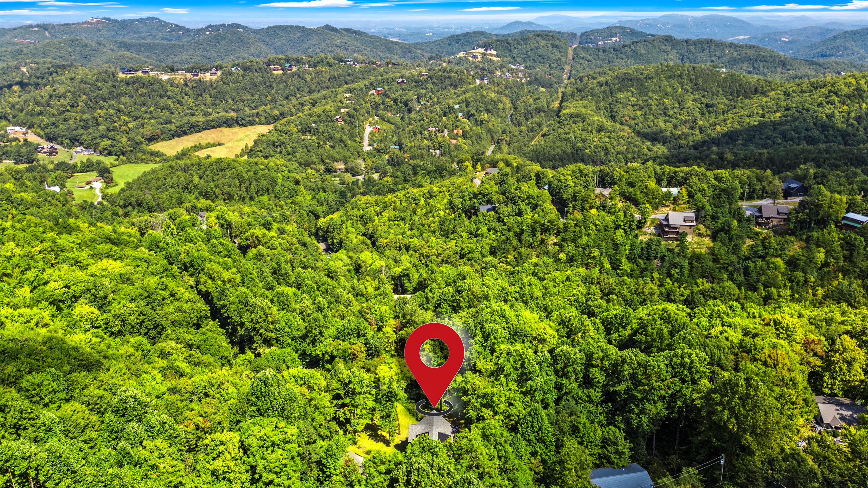 🌲 Privacy, please! Nestled deep in the Smoky Mountains, this cabin is your secret hideout—but with Wi-Fi. Total seclusion just minutes from the action.