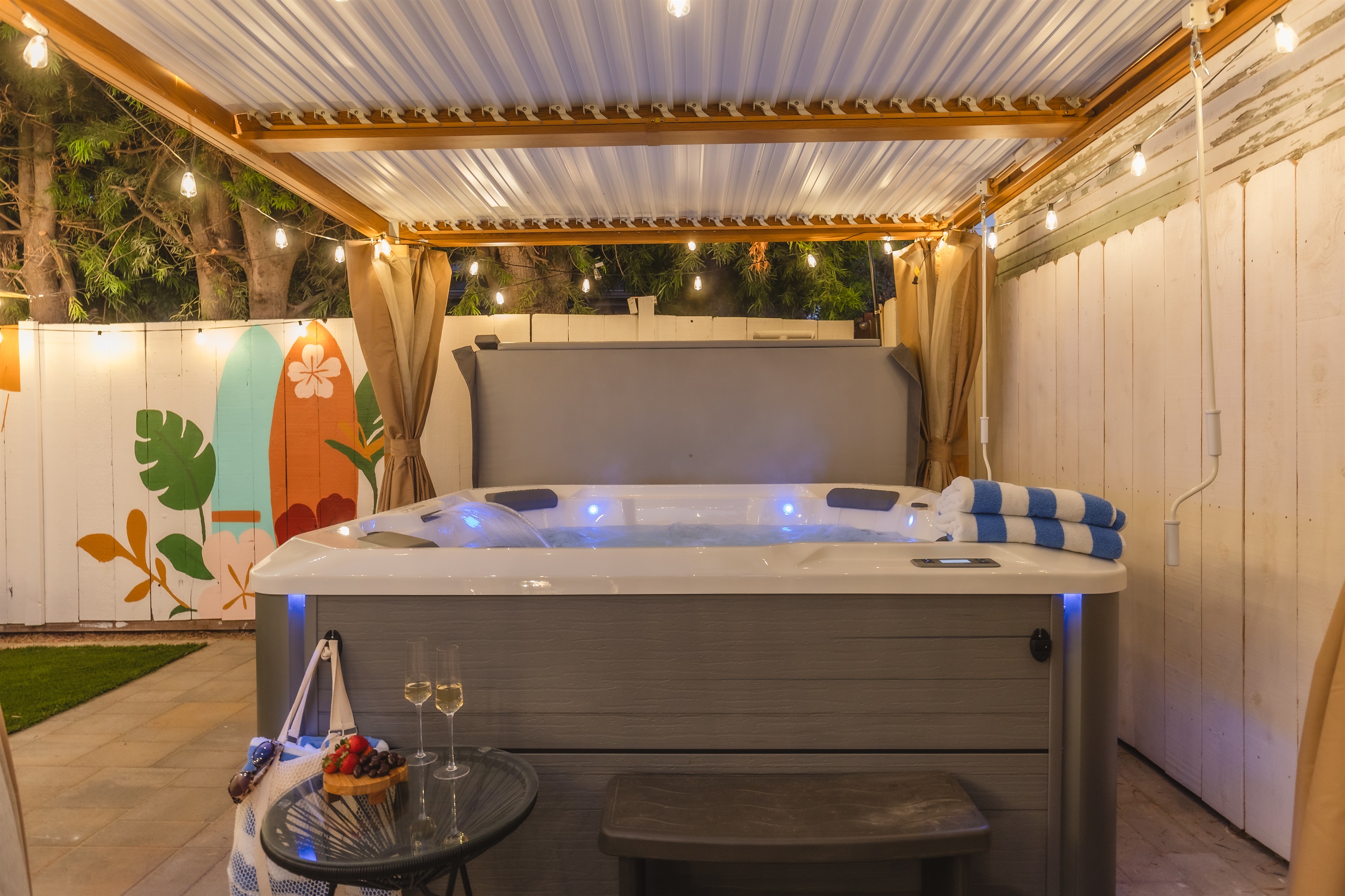 Bedtime for the kids, bubbles for the grownups.✨ End your San Diego adventure with a relaxing soak under the twinkle lights while the little ones dream just steps away.