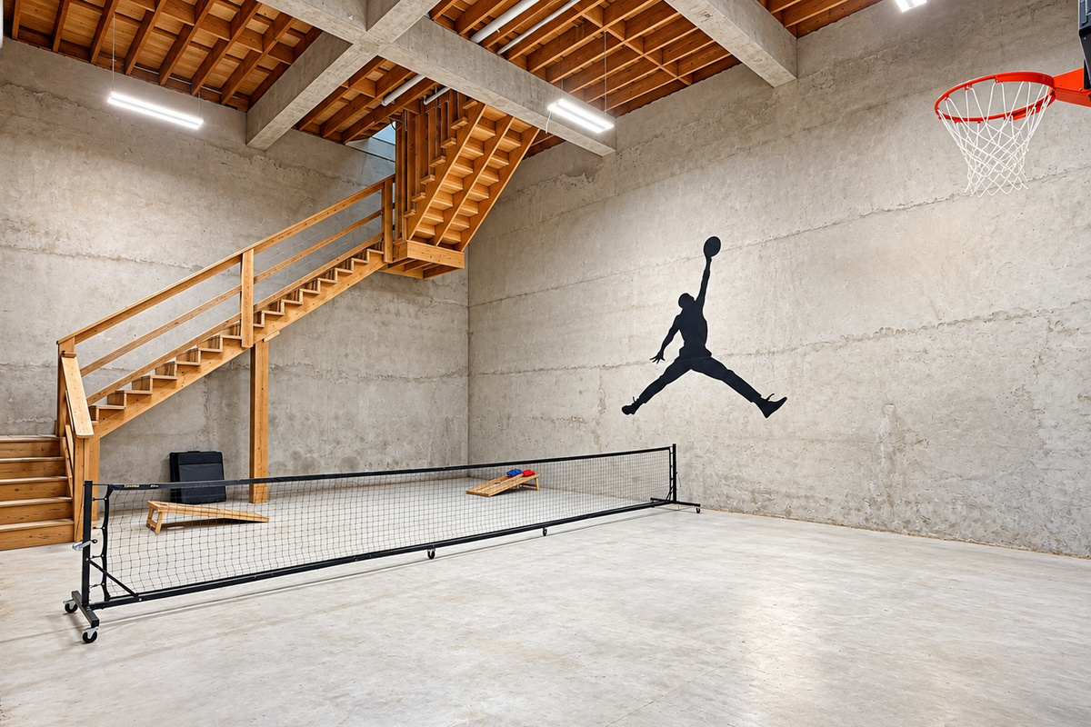 Basketball & Pickle Ball Court