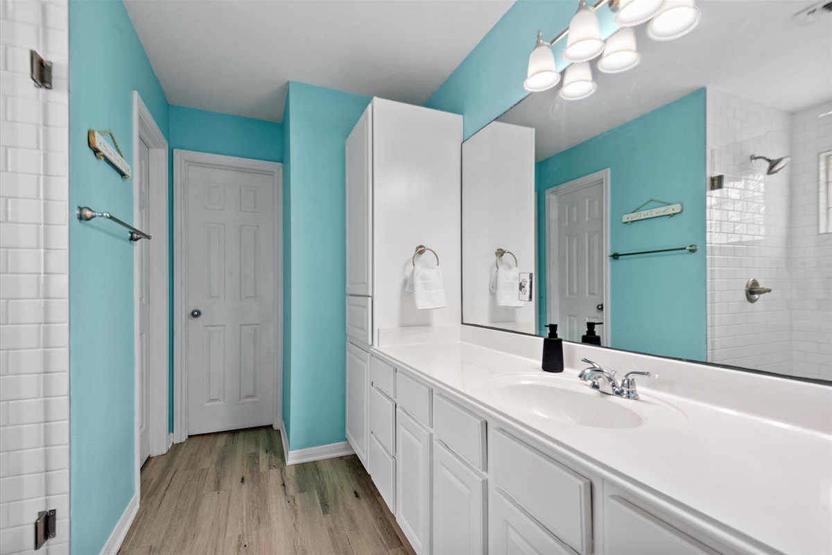 ef6b843ea99d42279de77ff20e2b9643 Large | Beachhouse | Texas | TX | Vacation Homes | Galveston | Crystal Beach | Kokomo | Breezy Days | Beachfront Elegance | Sunrise Serenity | Southern Sands Property Management, LLC