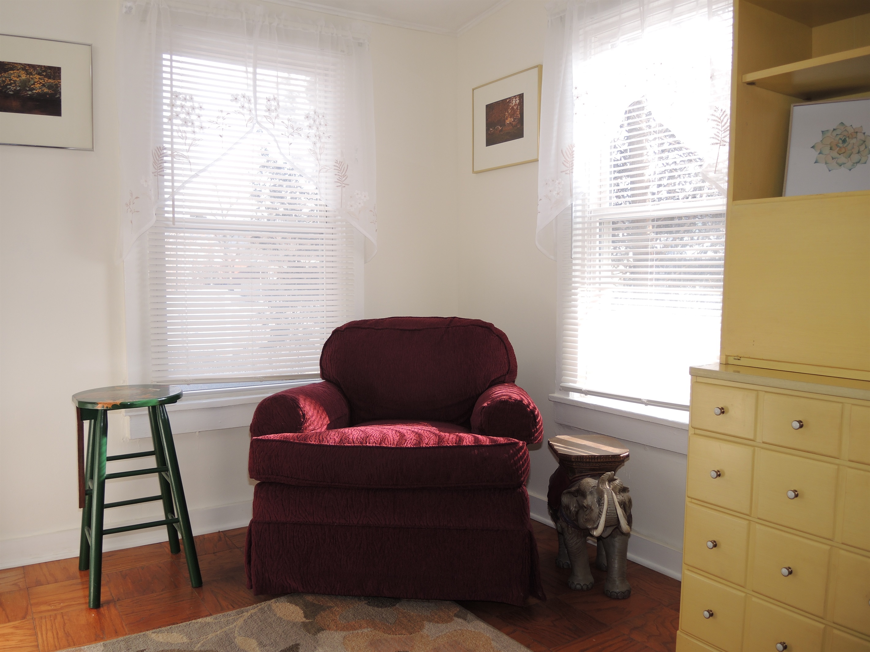 Sitting room off kitchen
