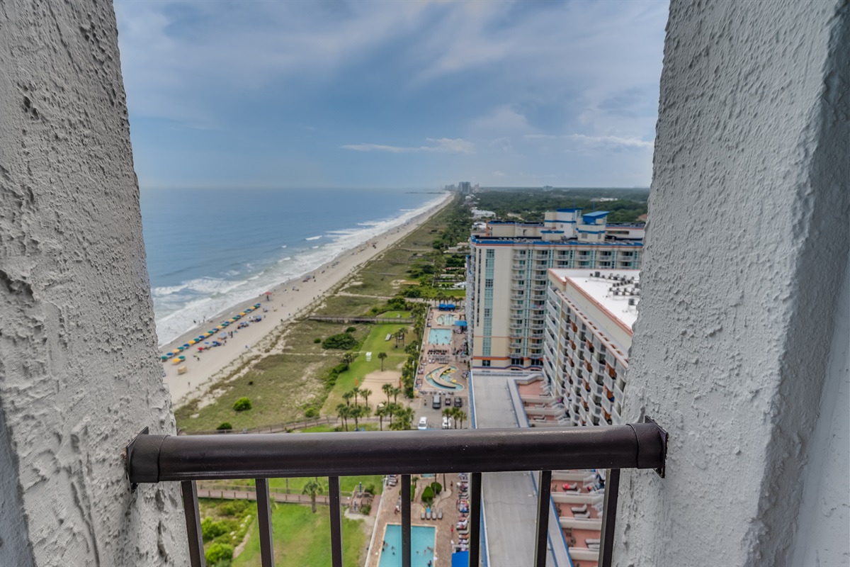 Balcony with Amazing Views of the Ocean🌊☀️