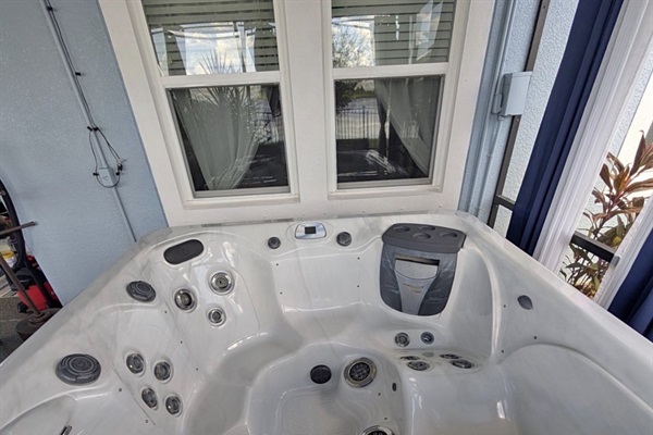 ✨ Spacious seating for 6–7 + powerful jets