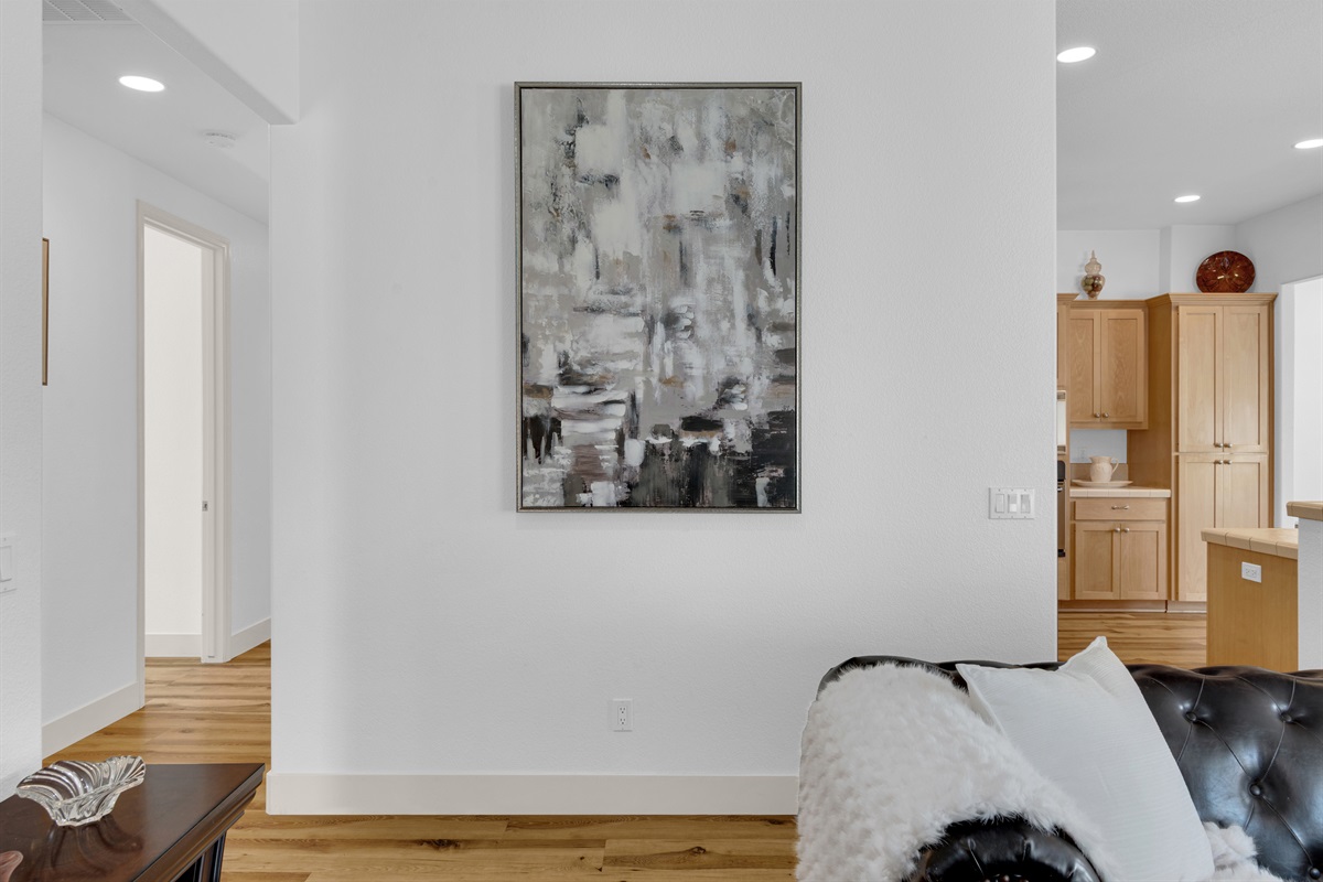 Gorgeous, oversized, upscale artwork throughout