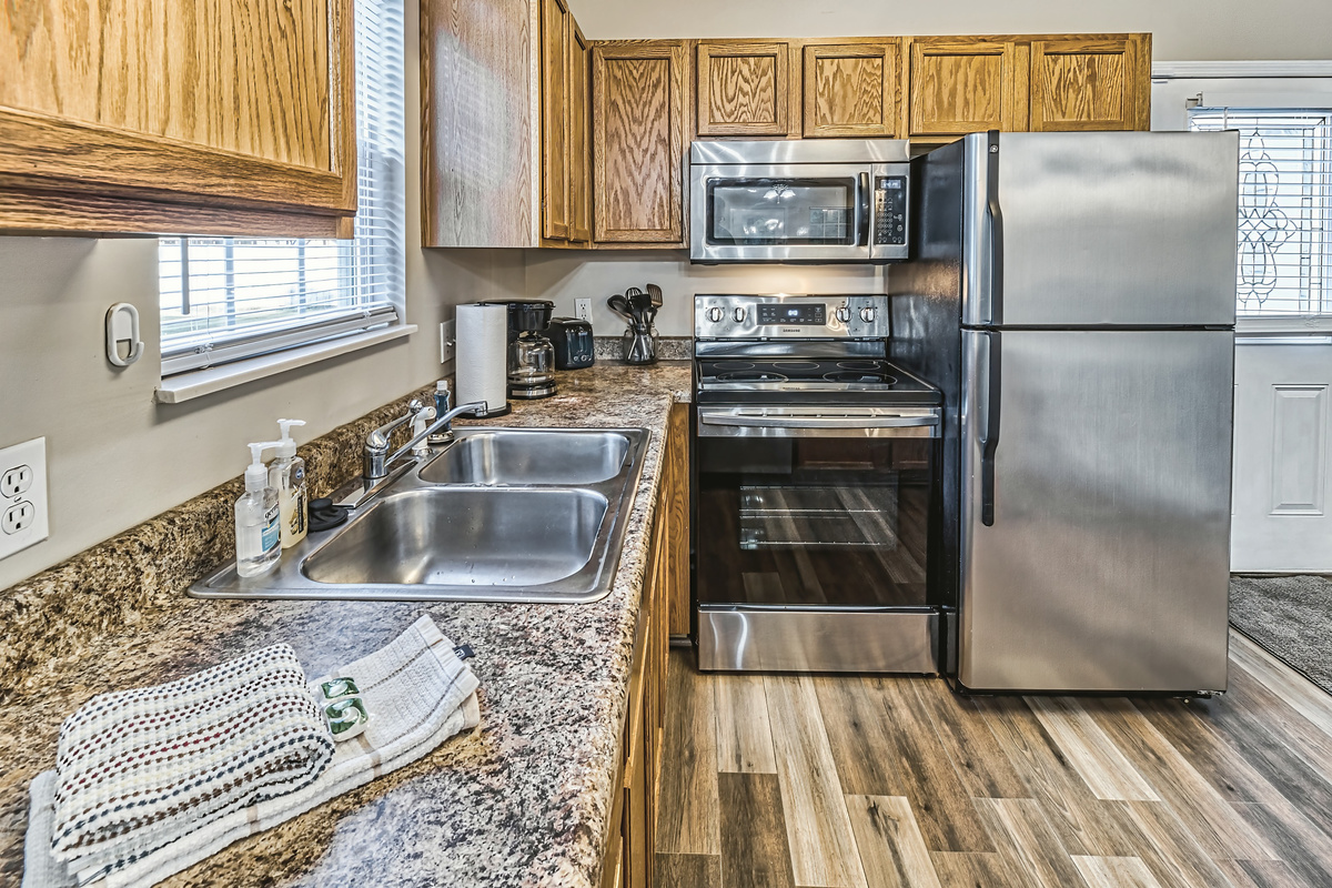 Fully equipped kitchen in case you don’t like eating out.