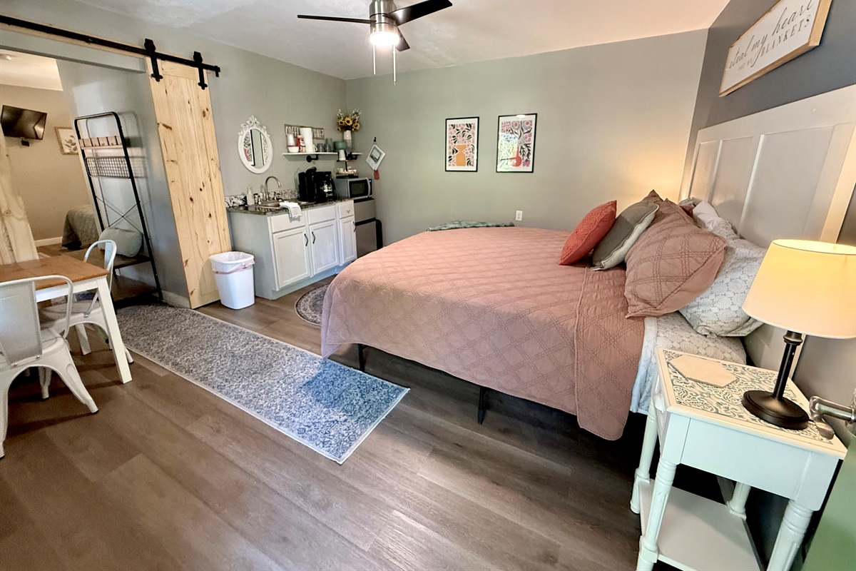 Front King room with wet bar area 