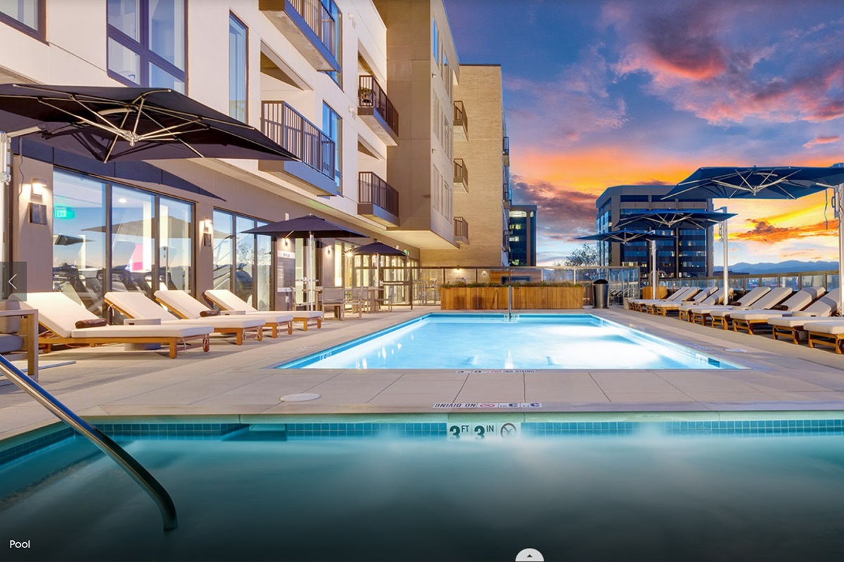 Modern rooftop pool on the 8th floor