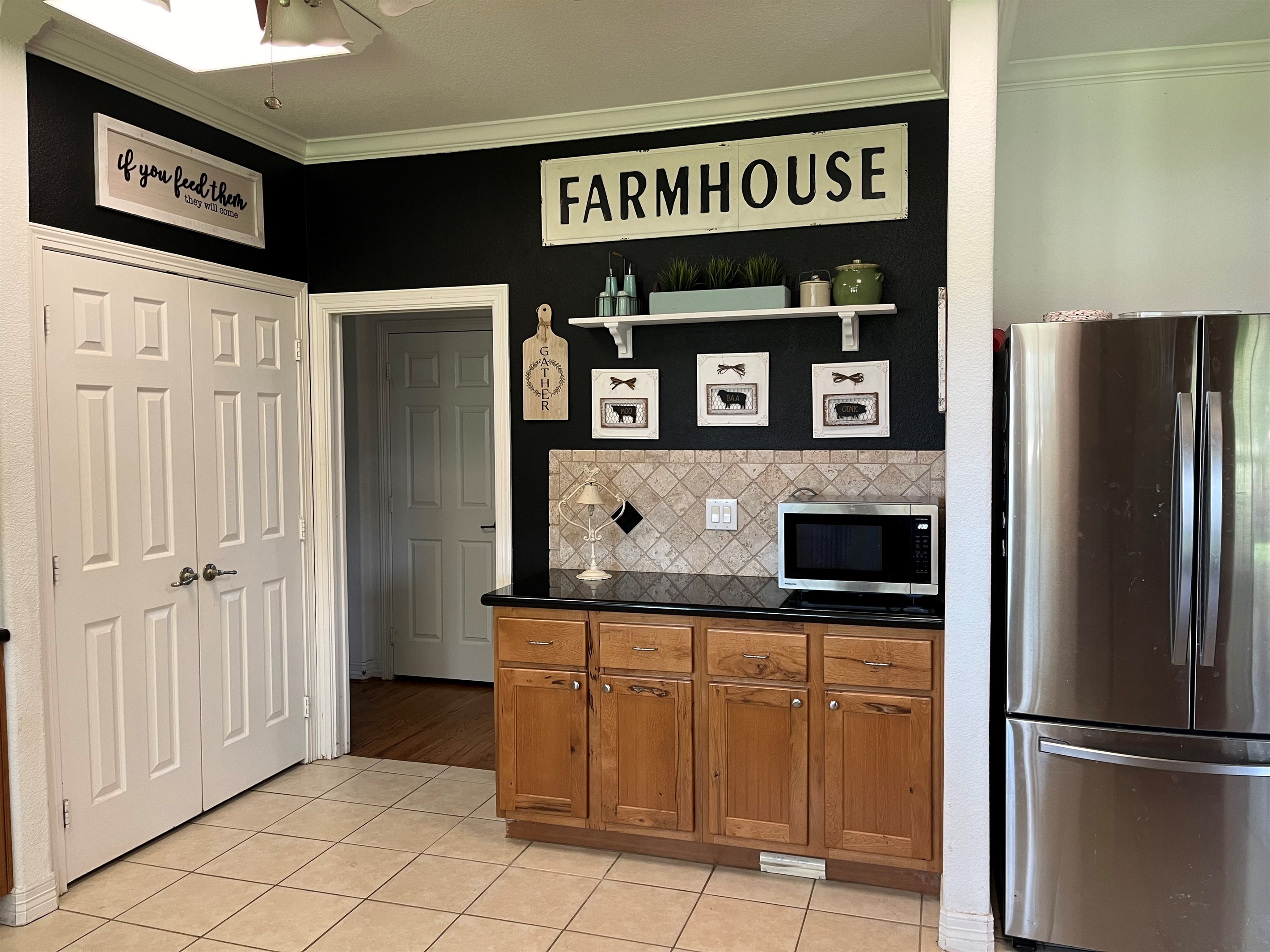 Classic farmhouse country themed throughout.